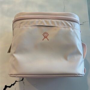 Hydro Flask Soft Pink Lunch Bag with Black Tag
